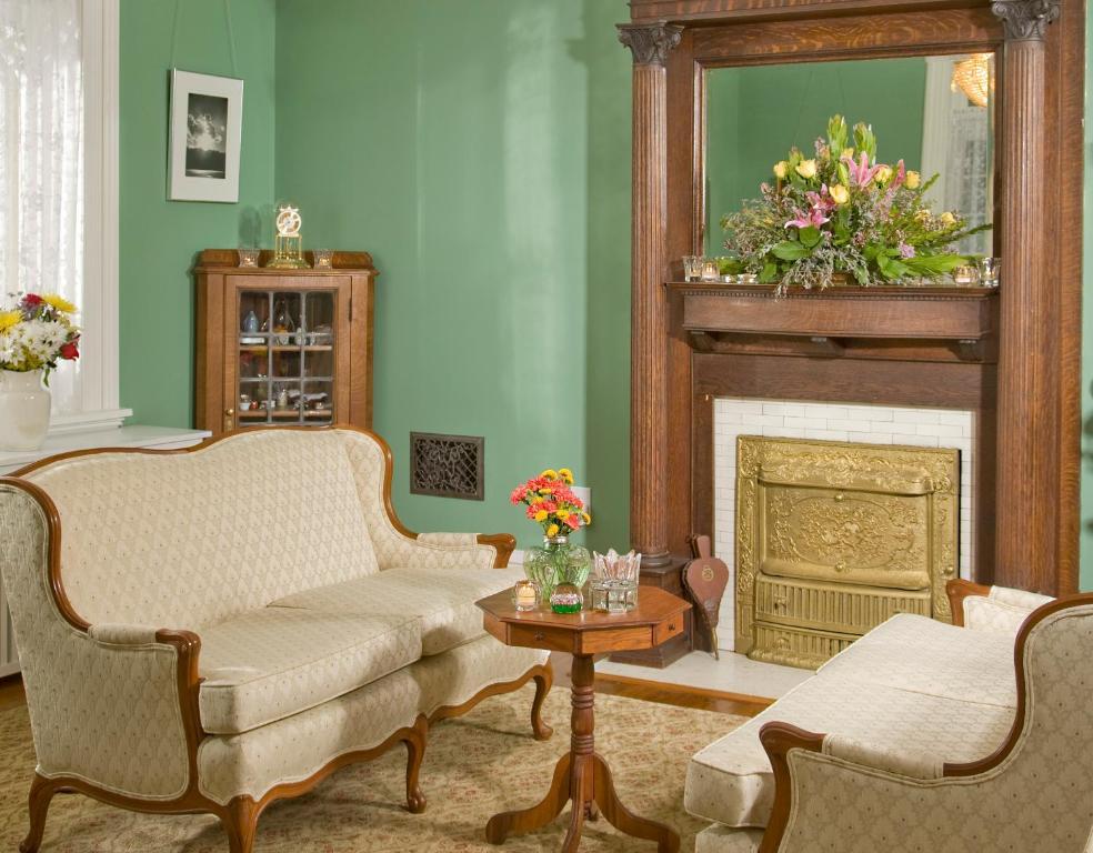 לינצ'בורג The Carriage House Inn B&B מראה חיצוני תמונה