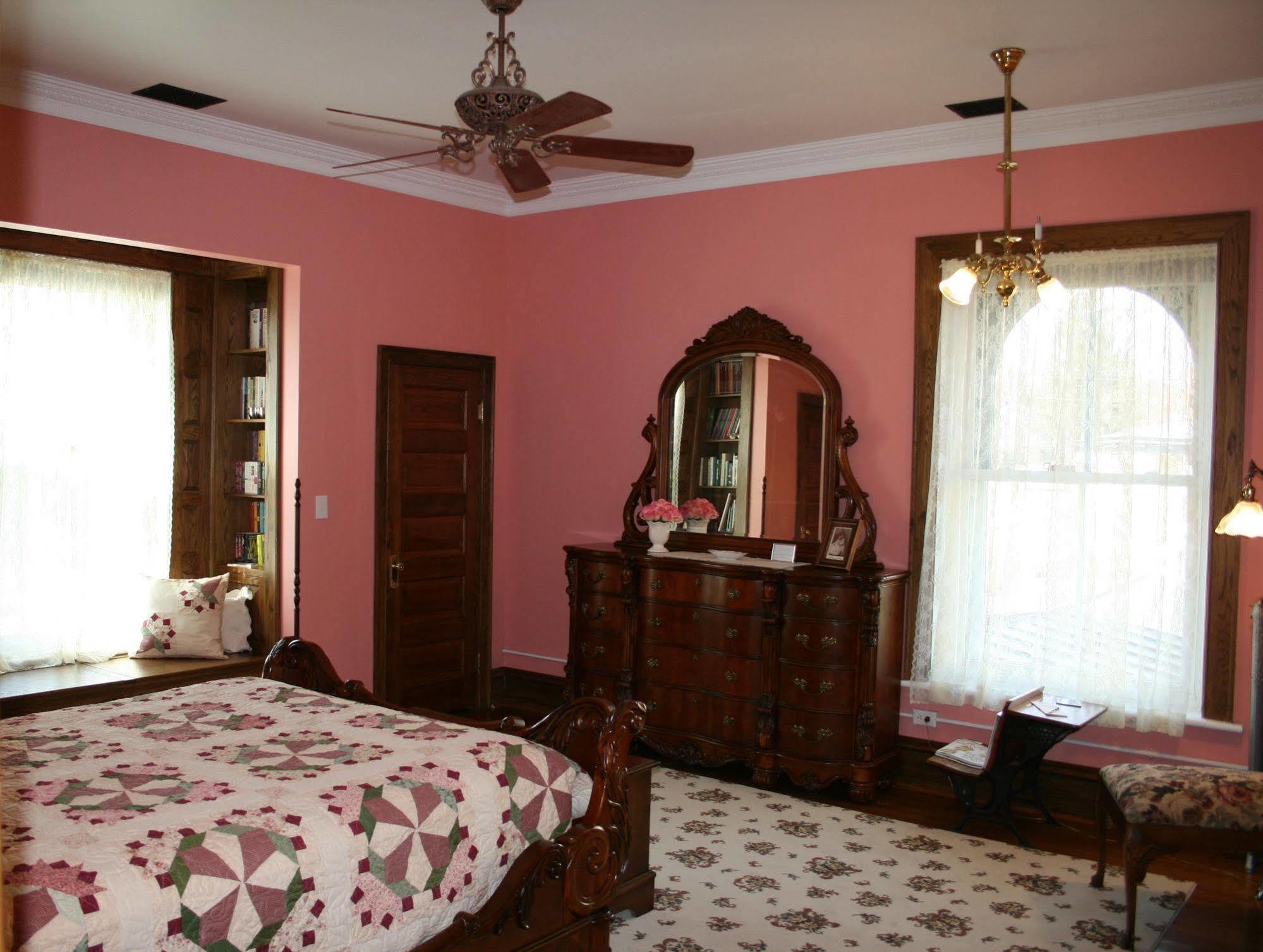לינצ'בורג The Carriage House Inn B&B מראה חיצוני תמונה